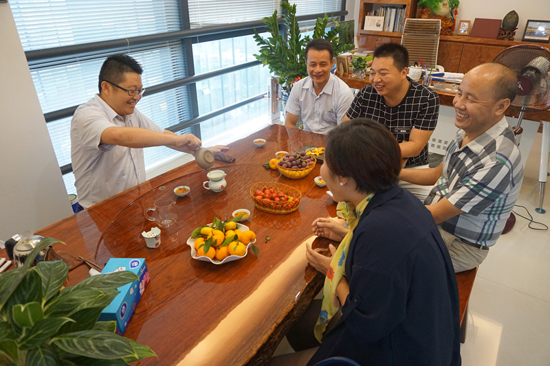 湖南商会家具协会会长李祖成先生到访漆强化工